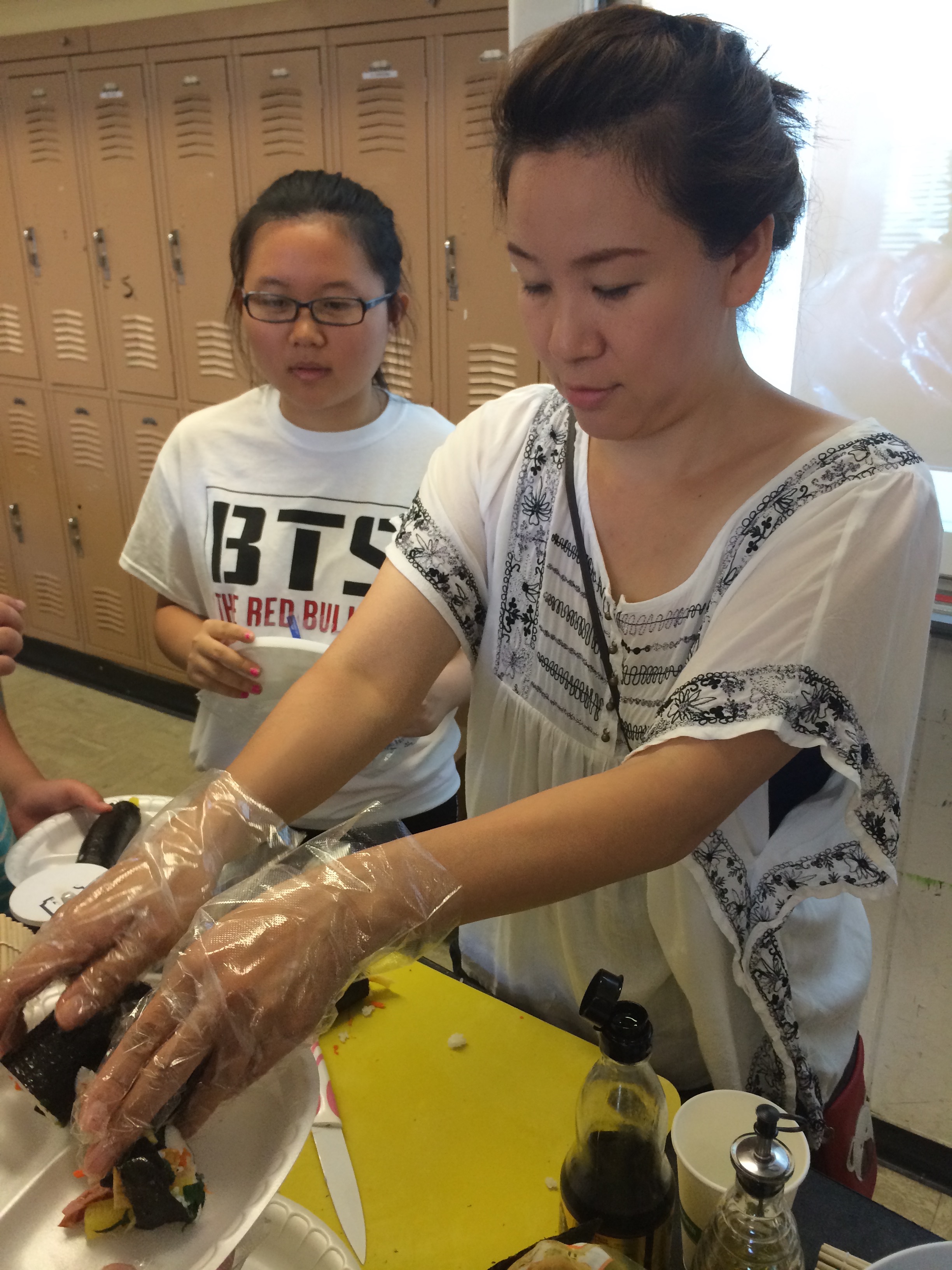 Kimbap demonstration by Mrs. Kim