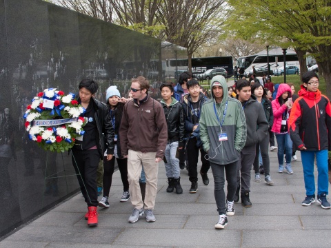 2017-04-06-EWSIS-WashingtonDCTrip-WreathLaying-2.jpg